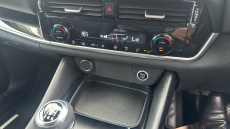 Nissan Qashqai 1.3 DiG-T MH N-Connecta 5dr Petrol Hatchback